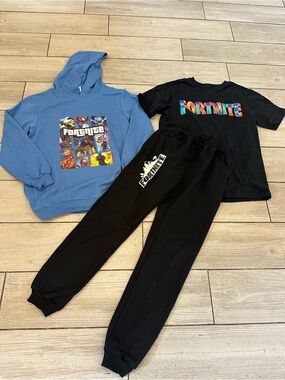 Fortnite Kids Matching Set boys/girl-size small like new